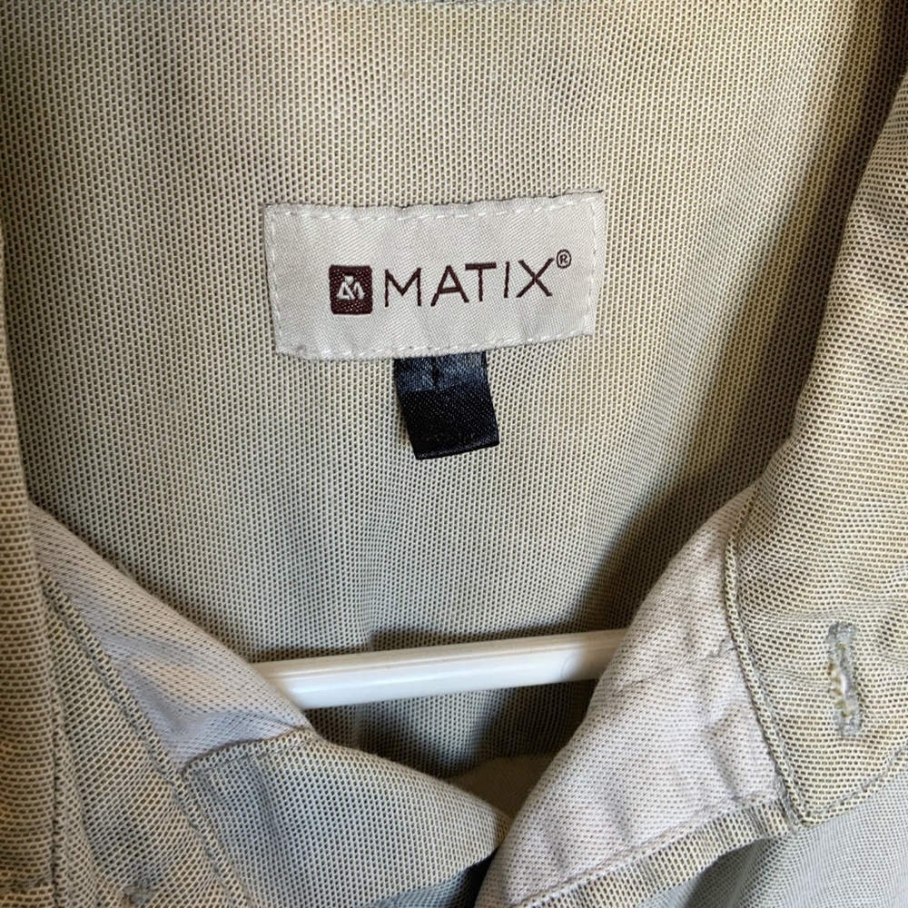 Matix button up. - Picture 3 of 3